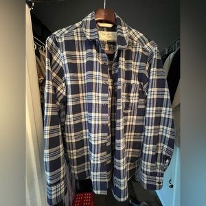 Rogue Territory plaid shirt in blue. size large. great condition